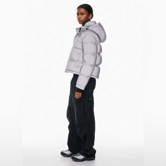 ARITZIA  The Super Puff™ Shorty Reflective - Picture 6 of 15